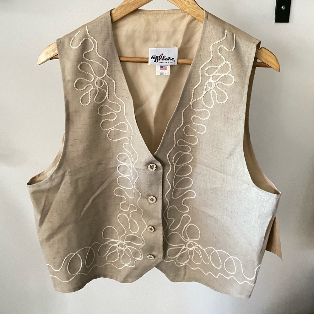Vintage vest with embroidered details